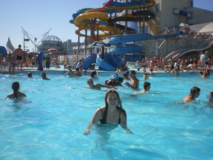 аквапарк горячая вода в бассеине